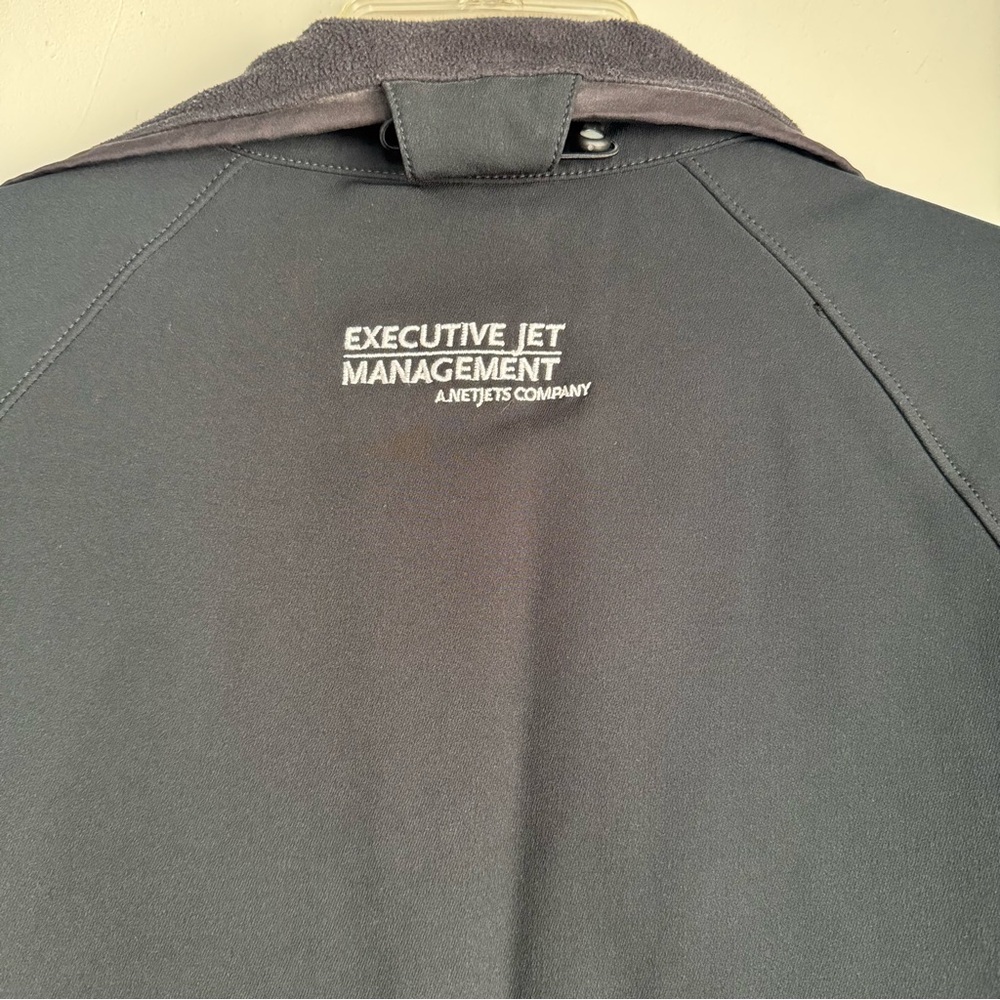 Women’s Patagonia Soft Shell Black Jacket - Picture 5 of 5